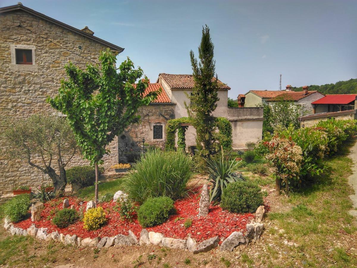 Al Merlo Olivo, Rural Istrian House Buje Exterior photo